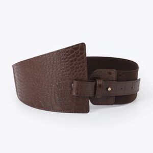 Crocodile embossed stitch detail belt. chocolate brown. size M (10-16).